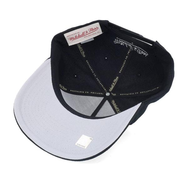 Mitchell & Ness Charlotte Hornets Tilted Pro HWC Snapback Hat Black