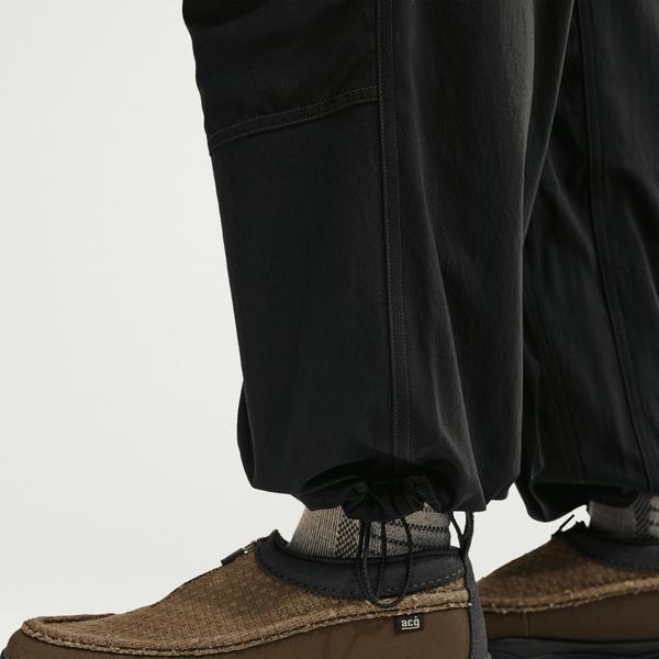 Nike ACG "Smith Summit" Zip Cargo Pants Black