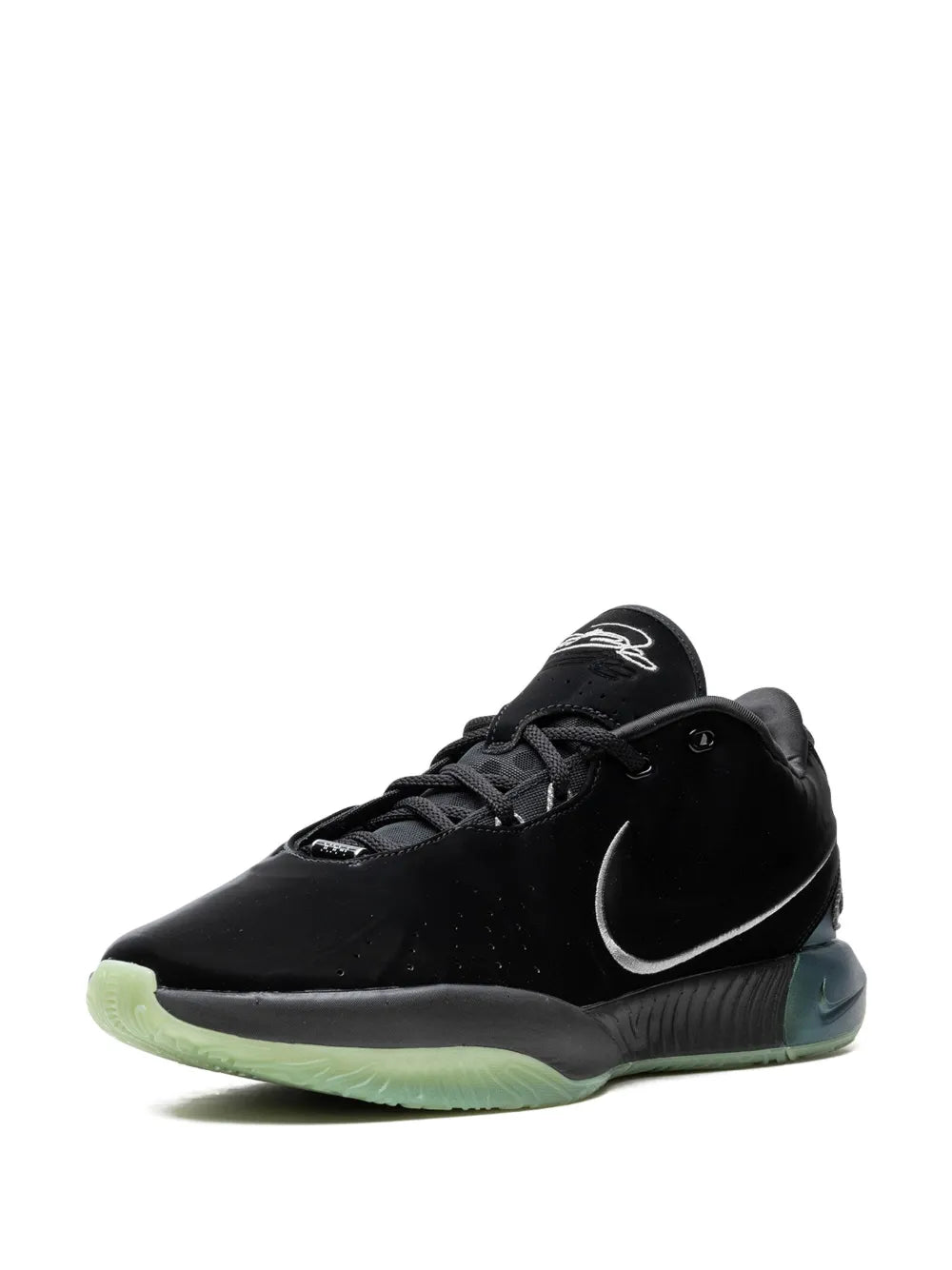 Nike Lebron 21