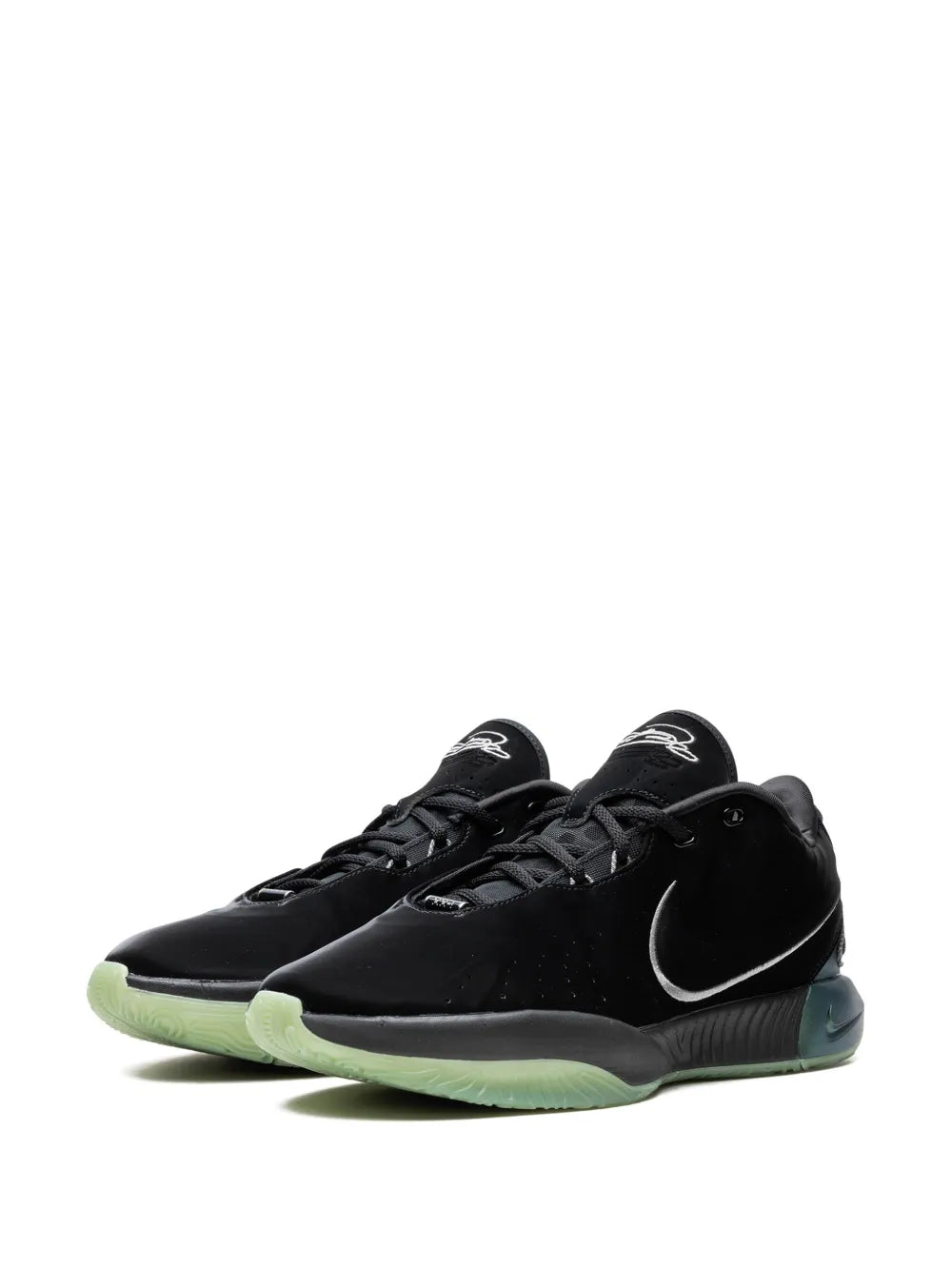 Nike Lebron 21