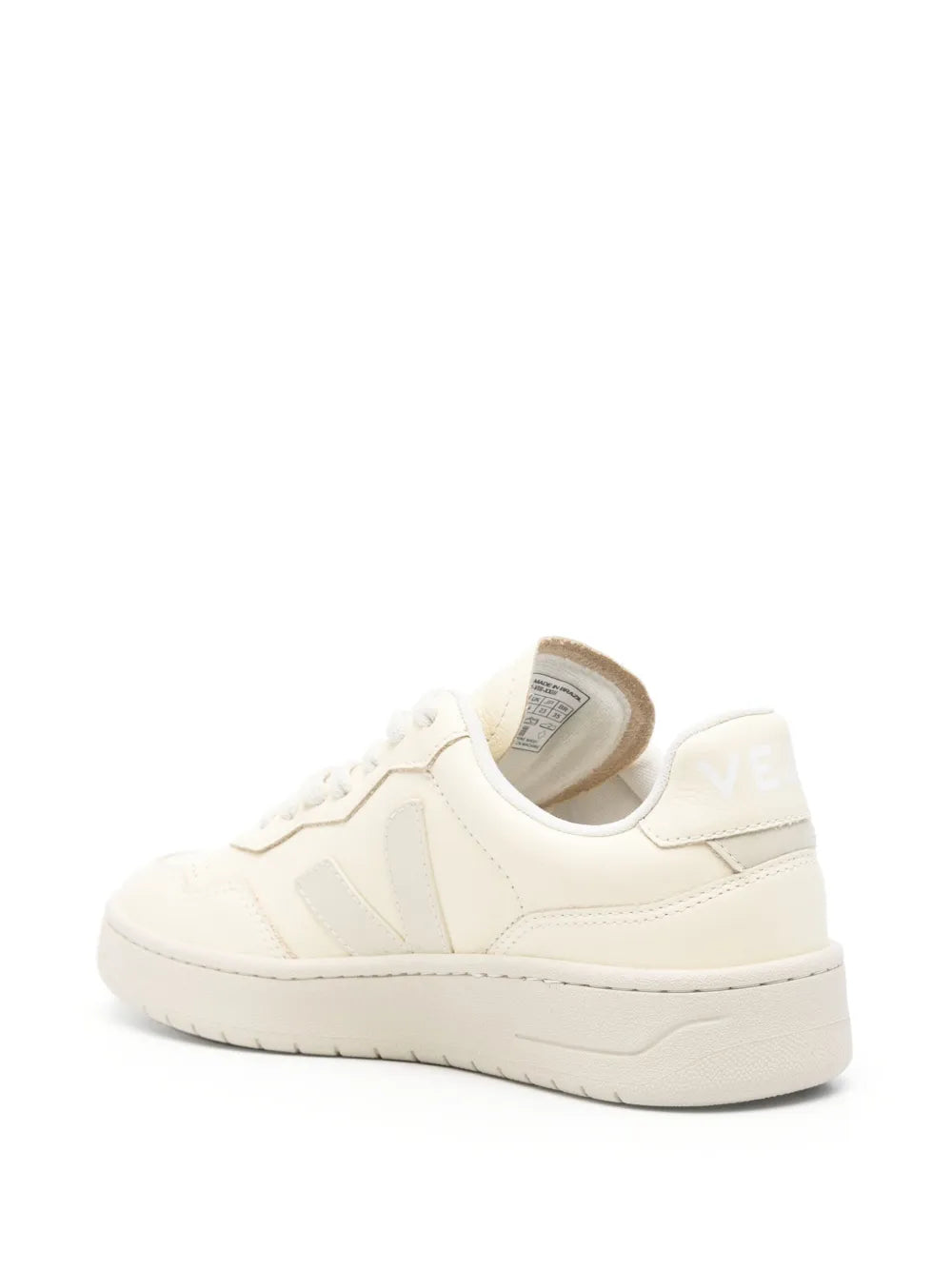 VEJA V-90 Leather