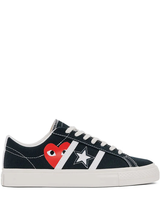 Comme Des Gar ns Play x Converse One Star Academy Pro
