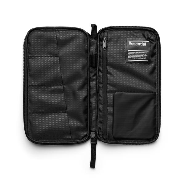 DB Journey Essential Passport Cover Black Out