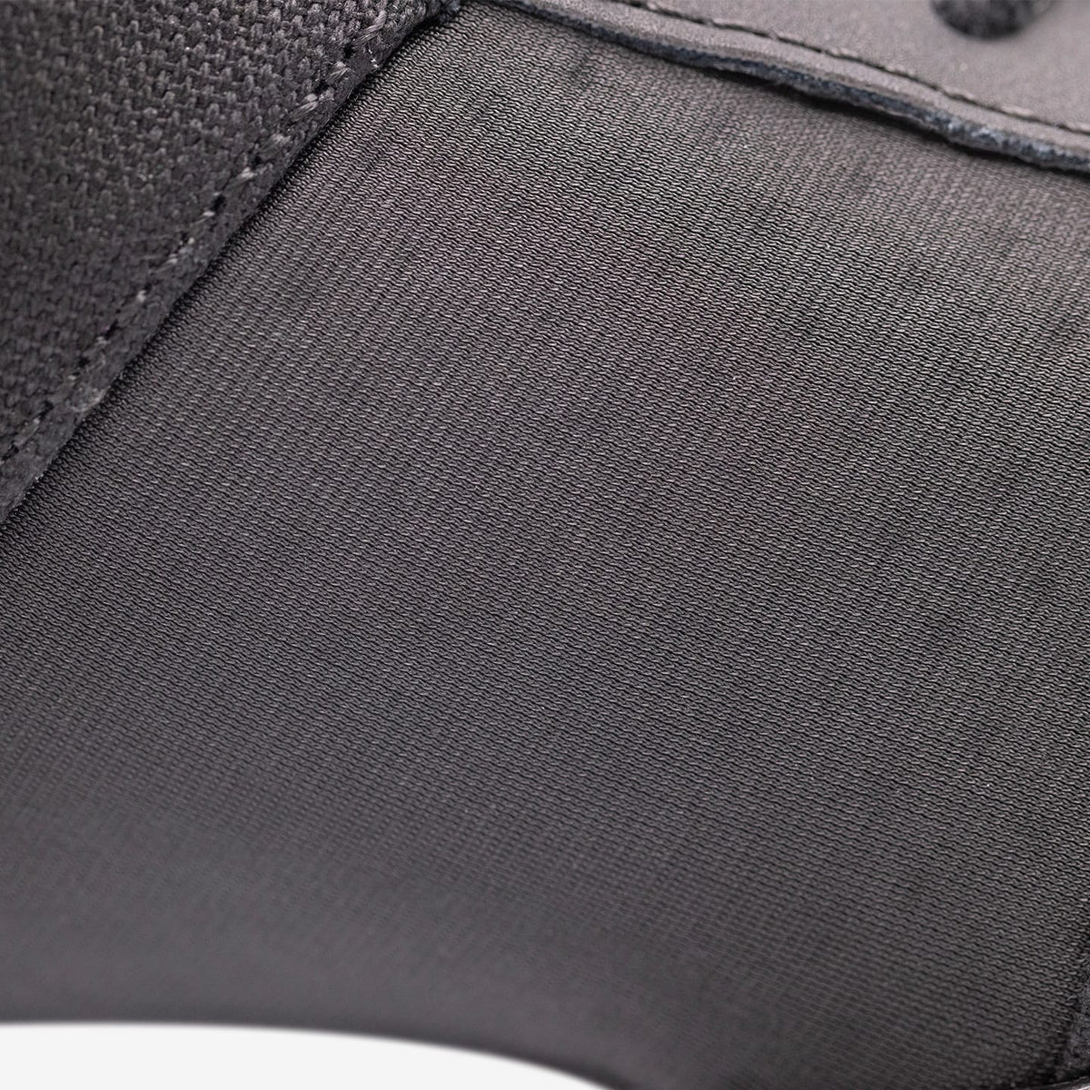 All-black Split-sole