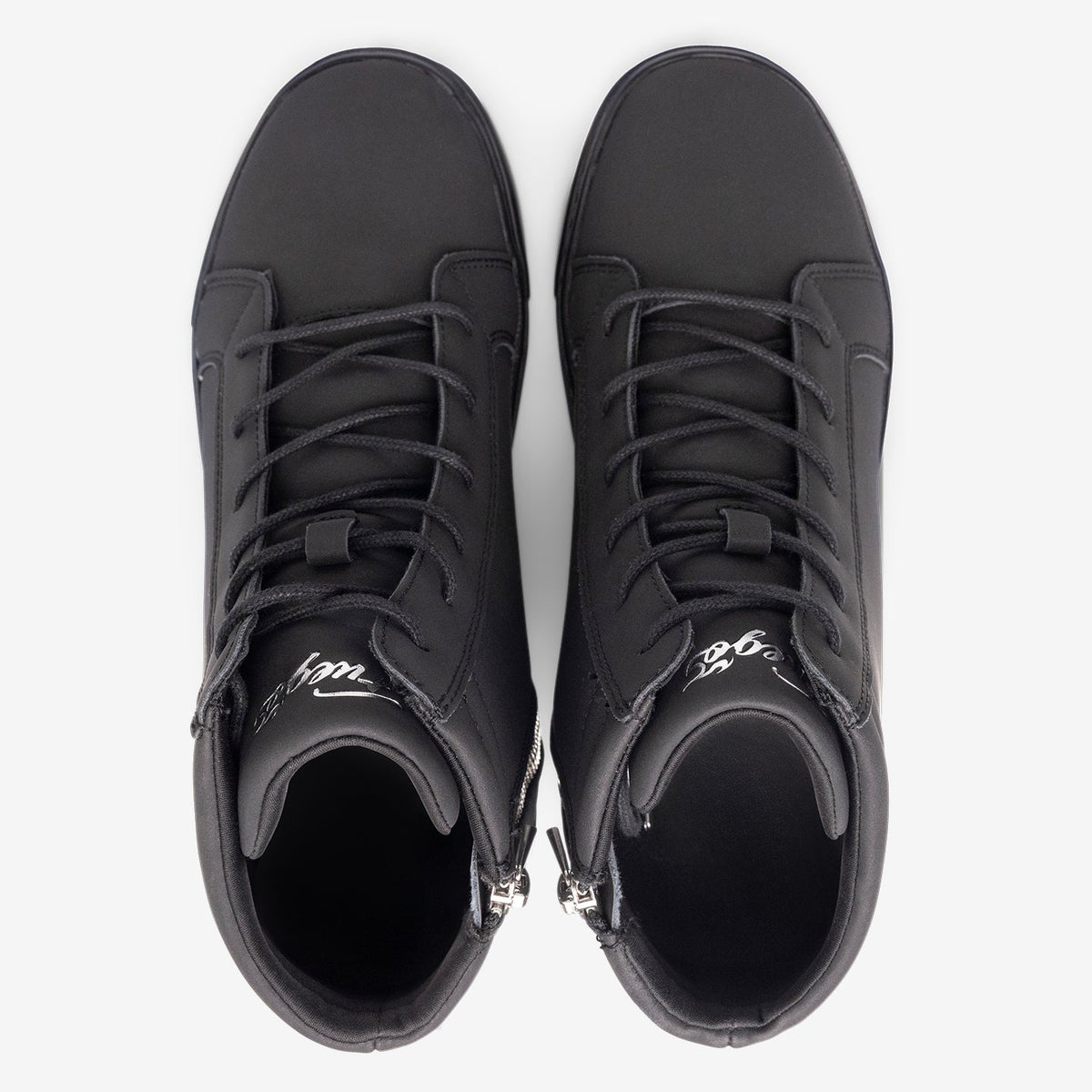 All-black Wedge